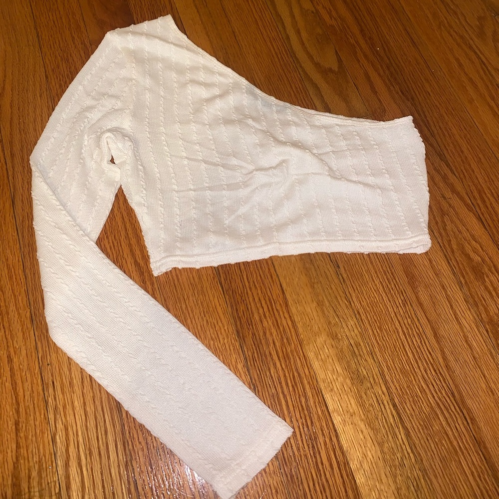 One shoulder, long sleeve, white crop top!